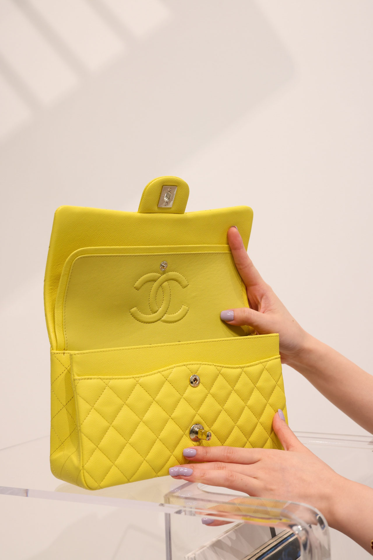 Túi Chanel Medium Classic Double Flap Bag Yellow Caviar Light Gold Hardware