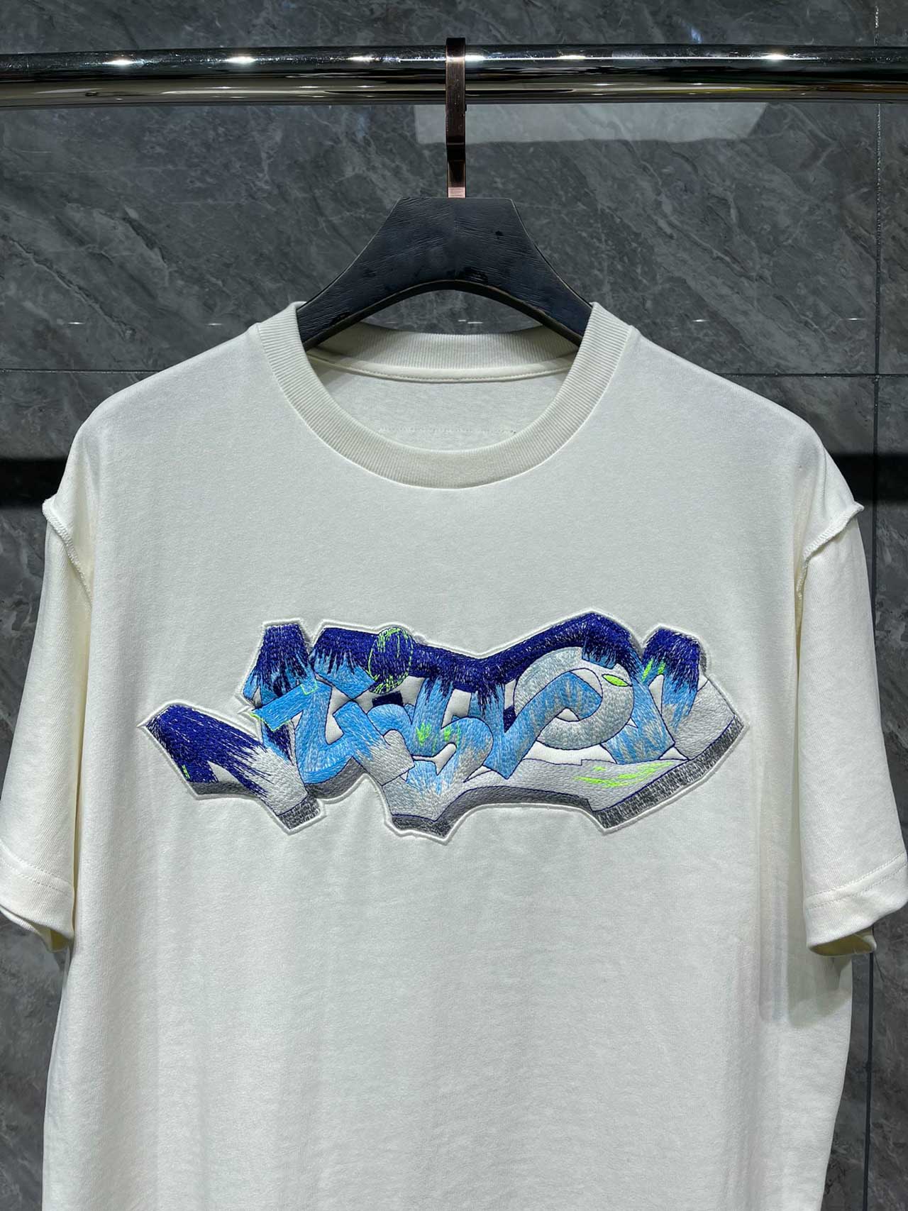 Áo Louis Vuitton 3D LV Graffiti Embroidered T-Shirt White Blue