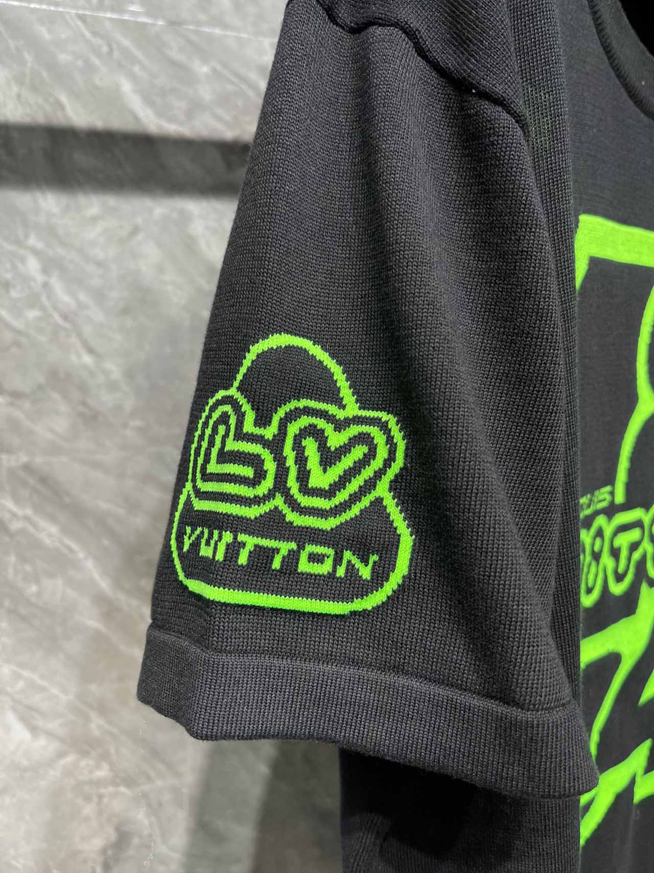 Áo Louis Vuitton Black & Neon Green '1854'