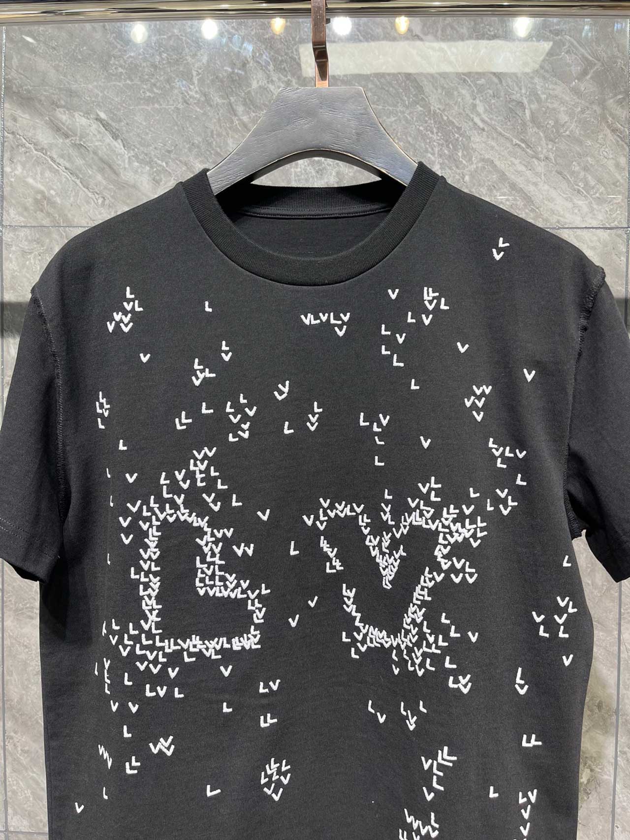 Áo Louis Vuitton LV Spread Embroidery T-Shirt Black