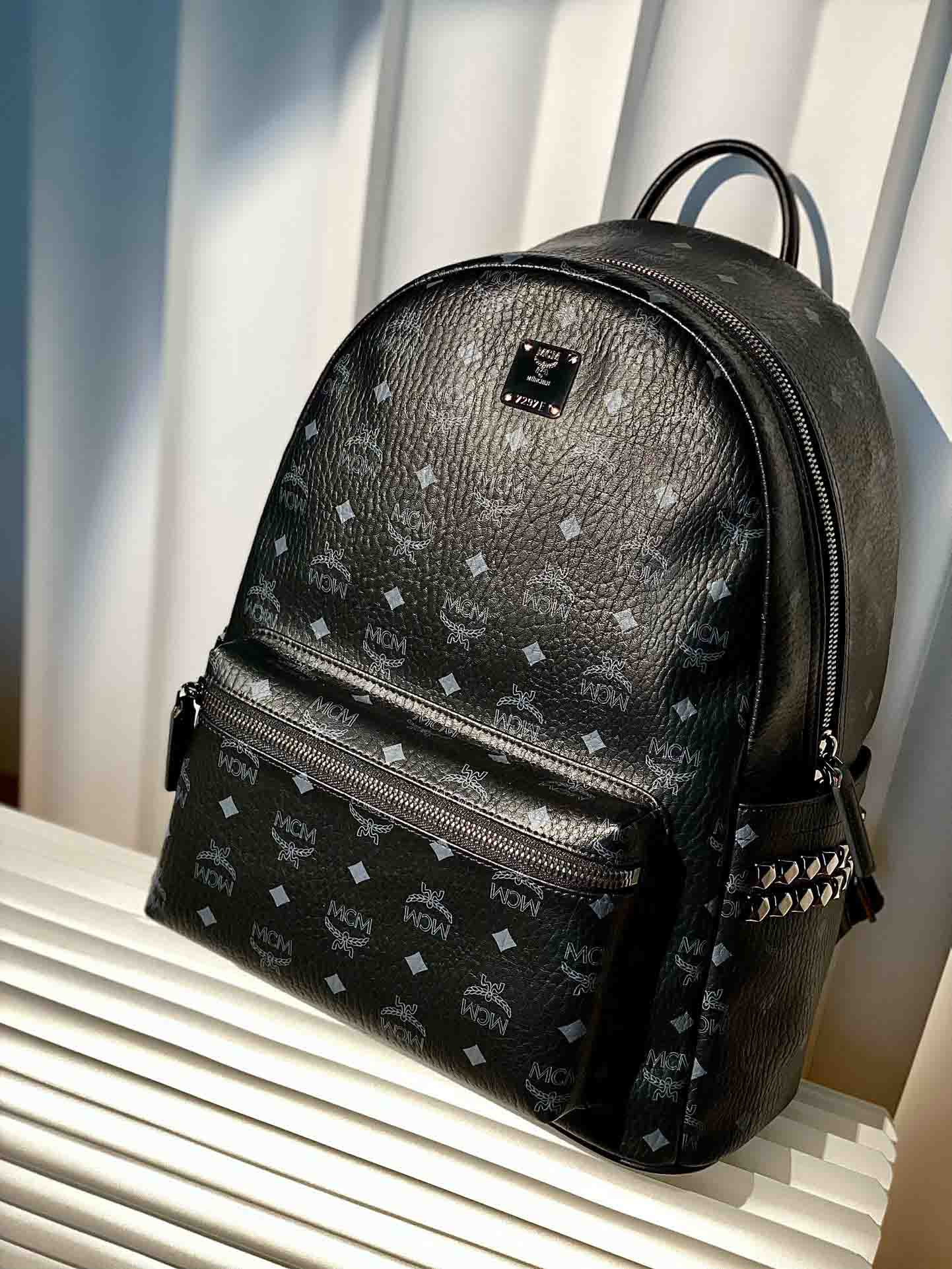 Balo MCM Stark Studs Backpack Visetos Black Medium