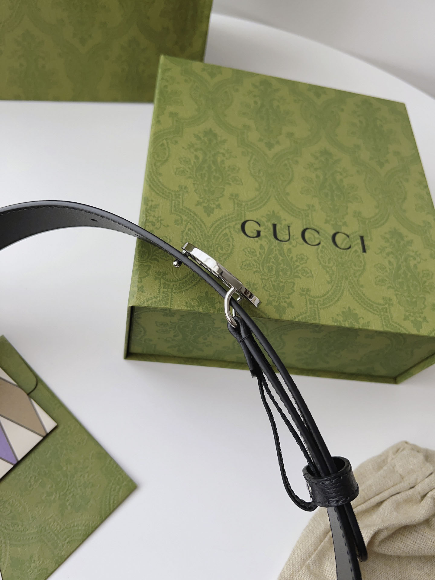 Thắt Lưng Gucci Nam Dây Đen Họa Tiết Khóa Tròn Bạc