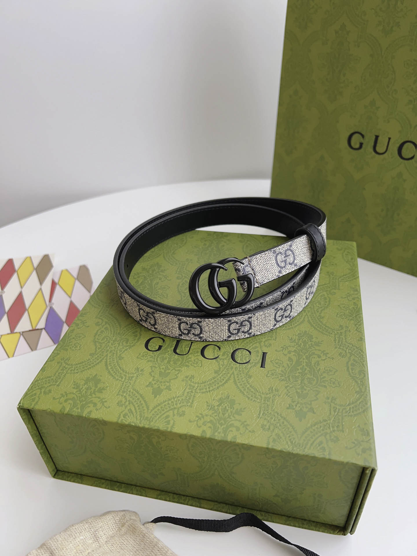 Thắt Lưng Gucci Nữ Dây Bản Nhỏ Họa Tiết Khóa Tròn Đen