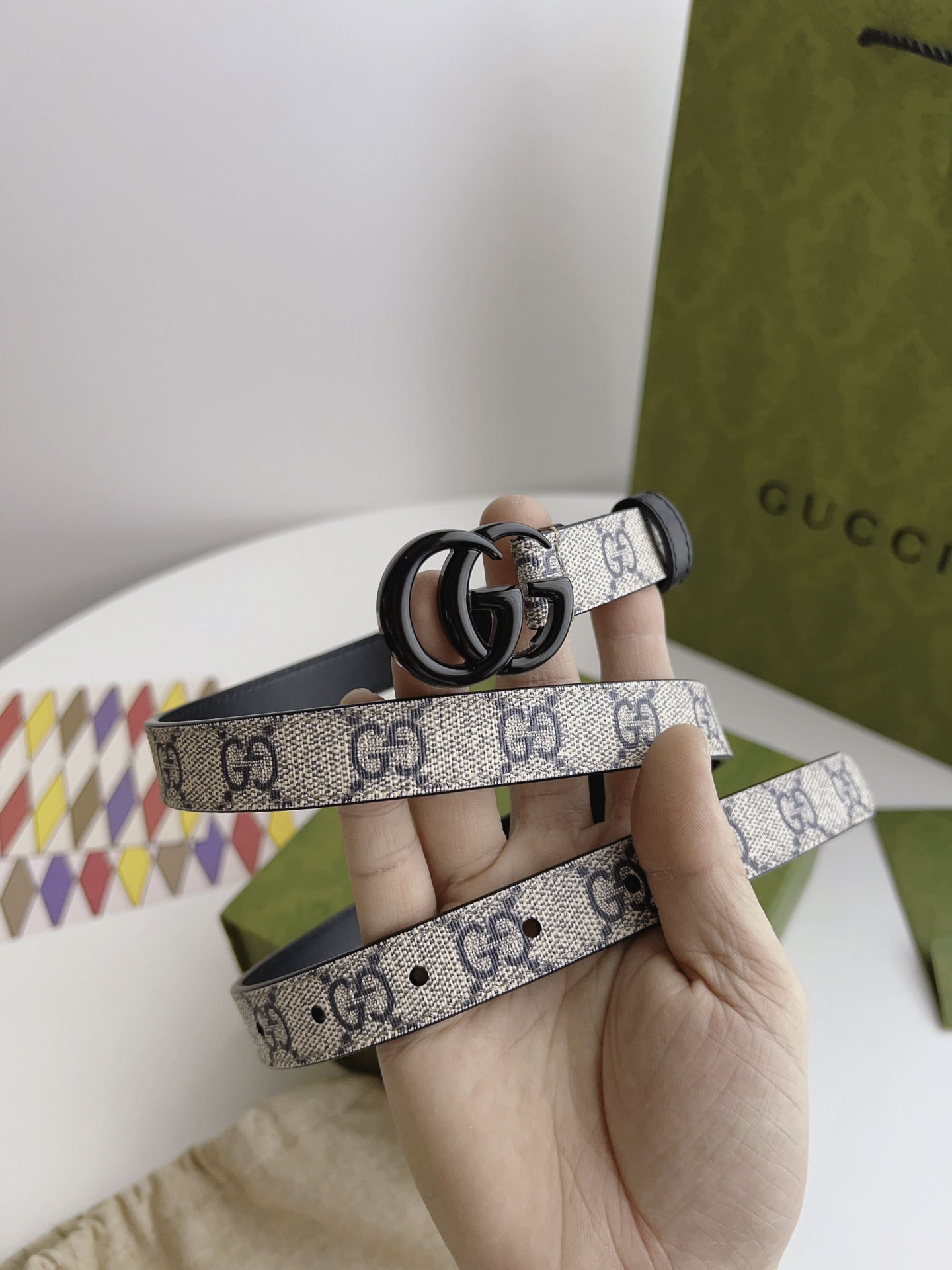 Thắt Lưng Gucci Nữ Dây Bản Nhỏ Họa Tiết Khóa Tròn Đen