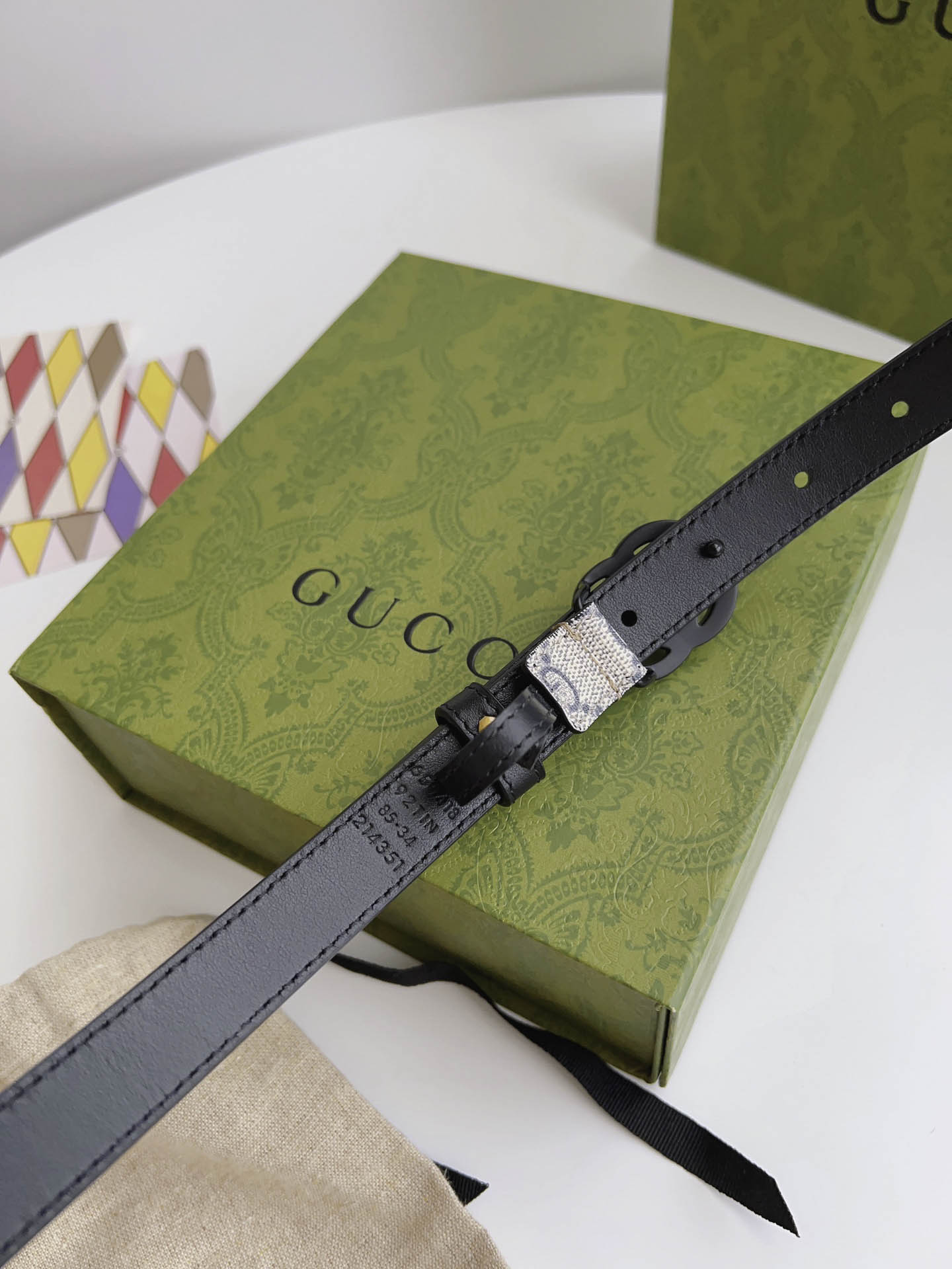 Thắt Lưng Gucci Nữ Dây Bản Nhỏ Họa Tiết Khóa Tròn Đen