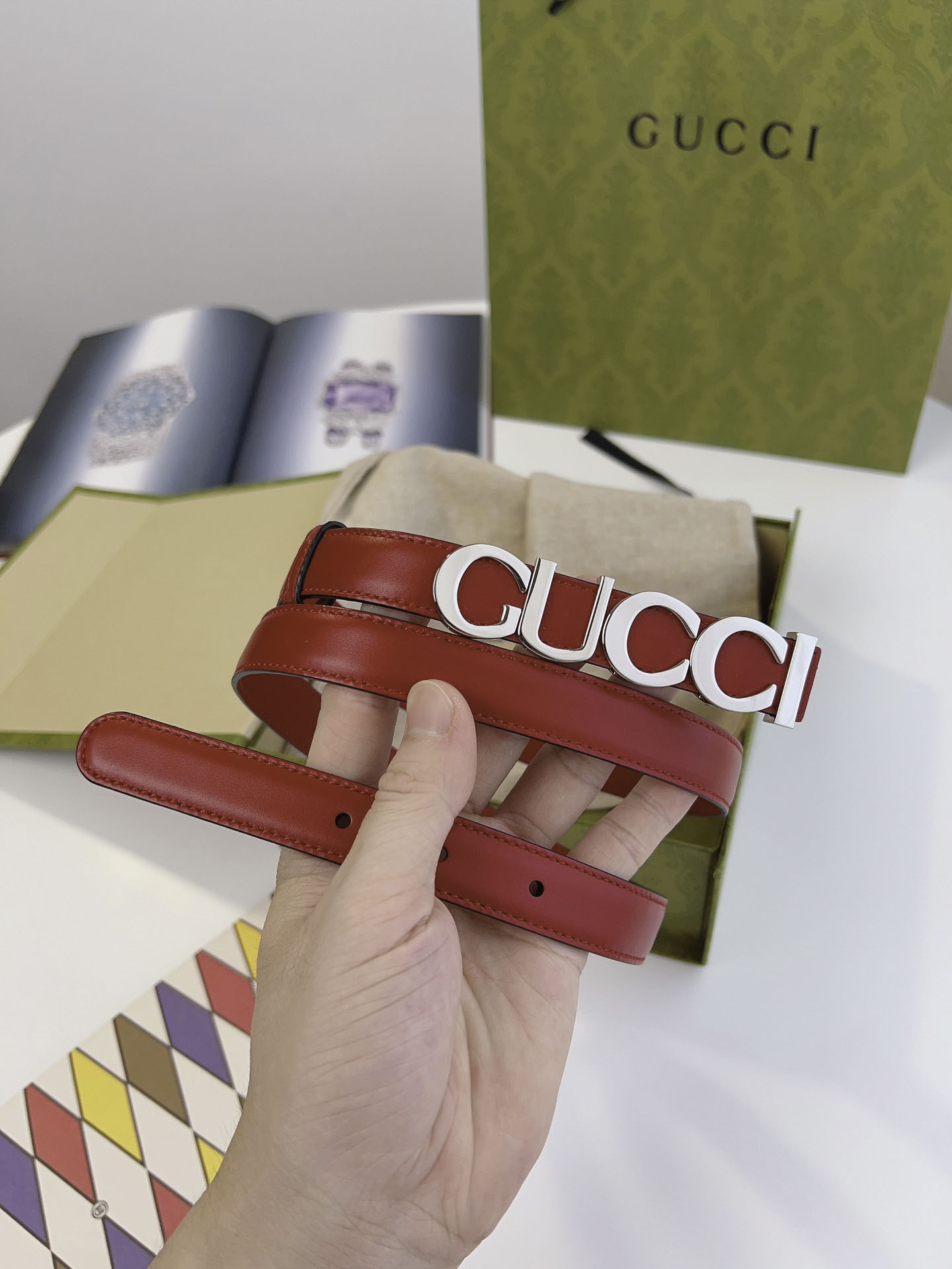 Thắt Lưng Gucci Nữ Dây Đỏ Bản Nhỏ  Khóa Chữ Gucci Bạc