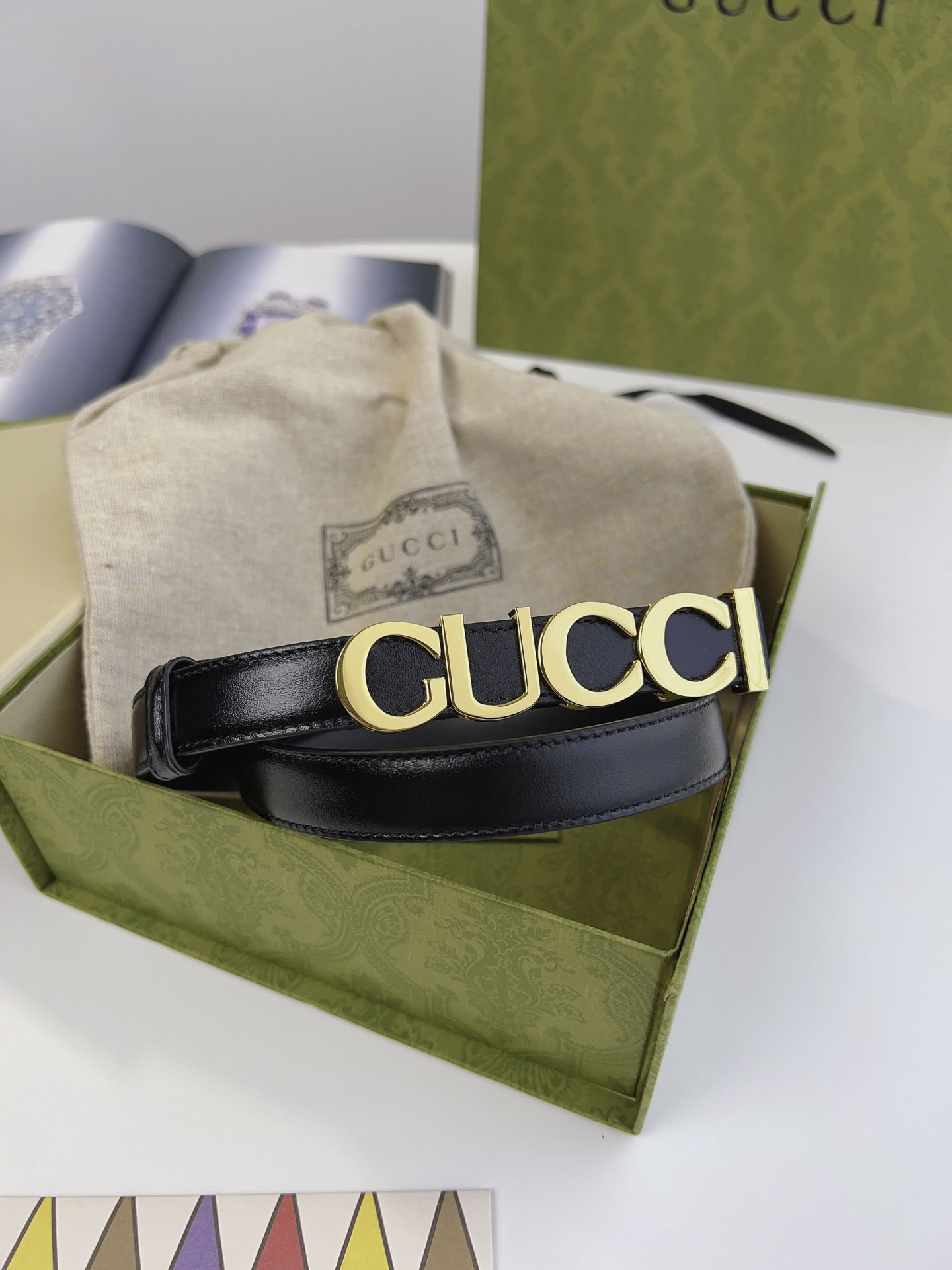 Thắt Lưng Gucci Nữ Dây Đen Bản Nhỏ Khóa Chữ Gucci Vàng
