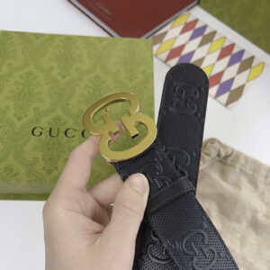 Thắt Lưng Gucci Supreme Leather With Interlocking Buckle Dây Dập Logo Nổi Khóa Vàng