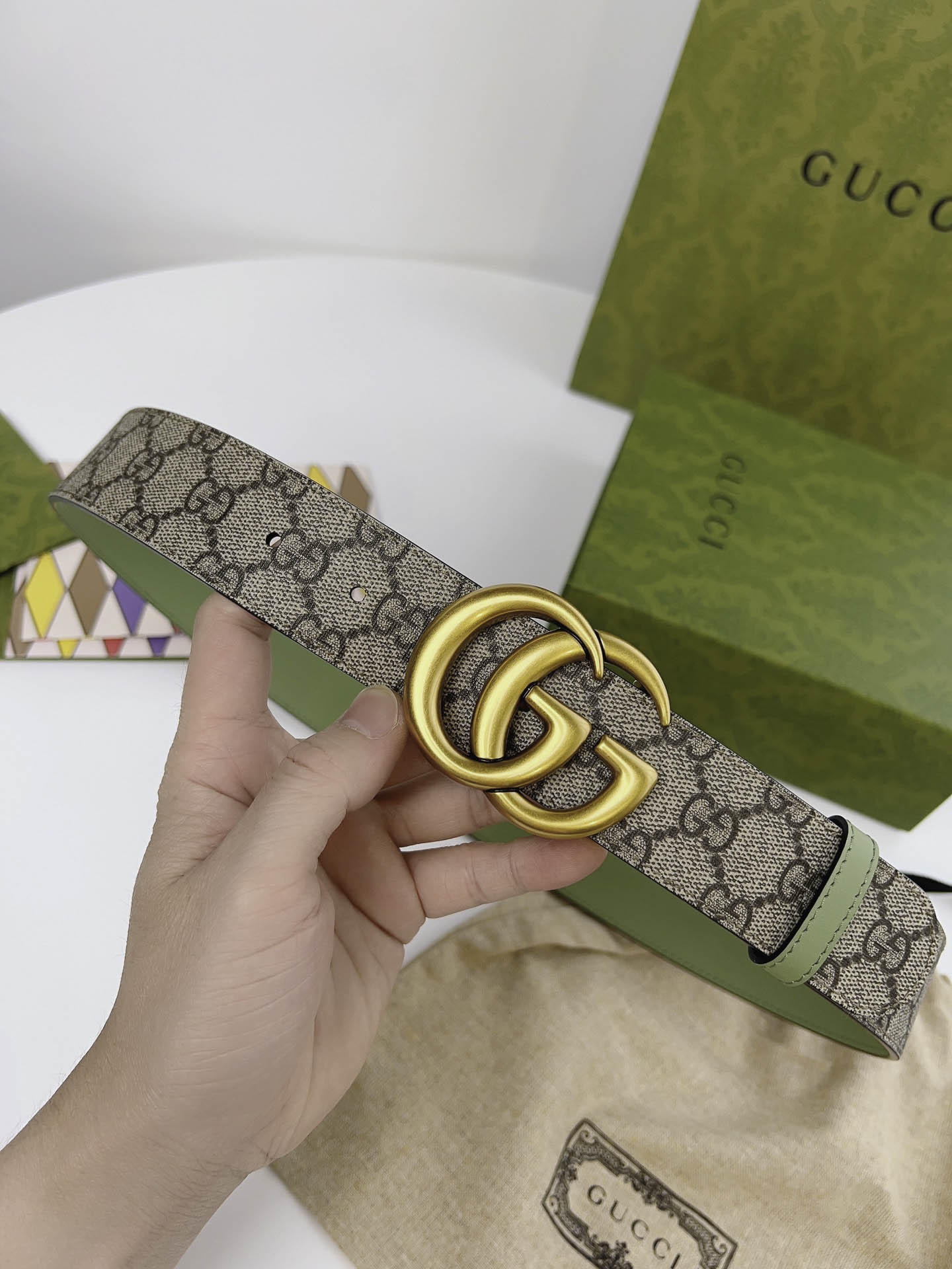 Thắt Lưng Nam Gucci Màu Xanh In Họa Tiết Dập Khóa Kép Vàng