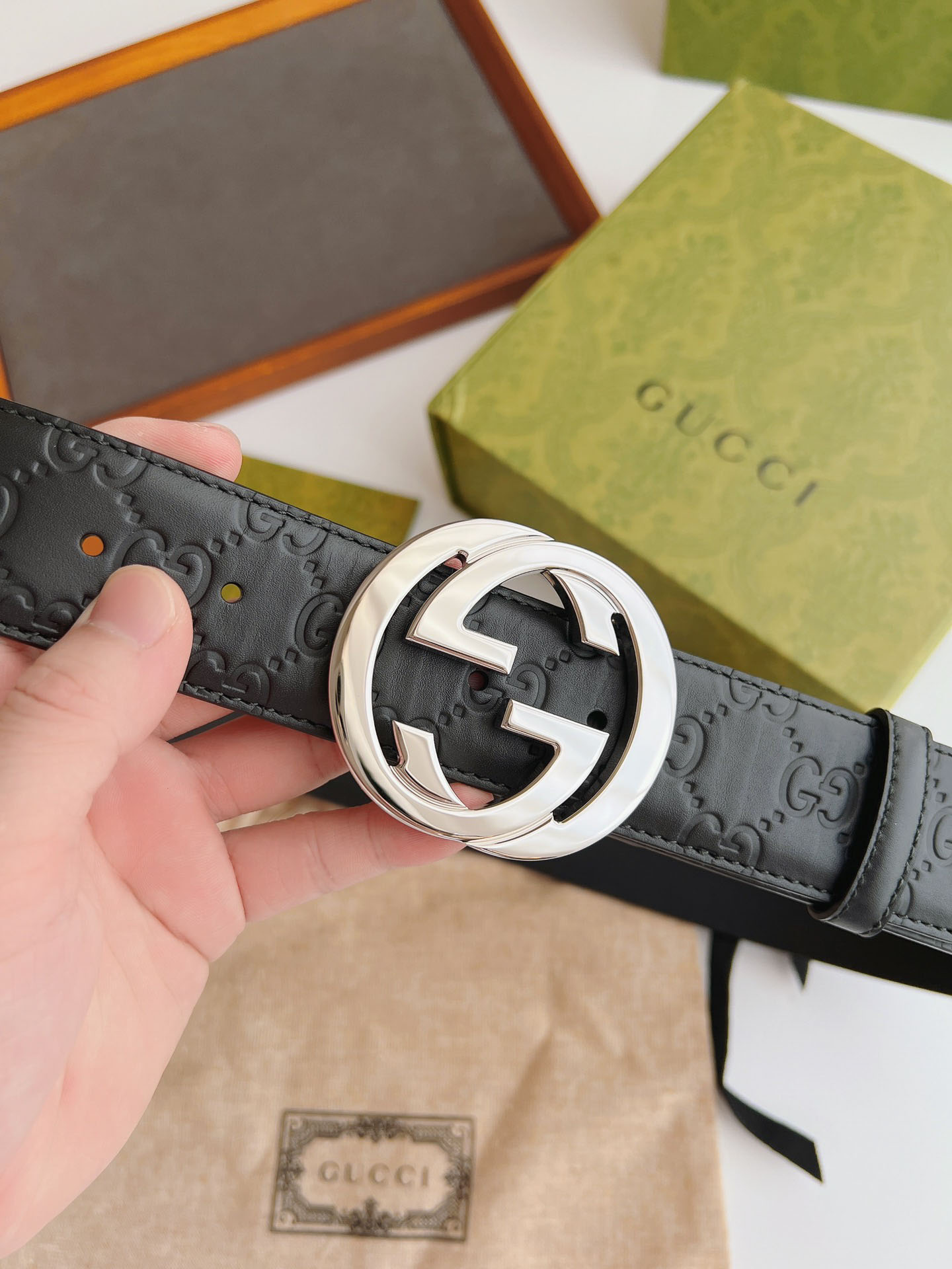 that-lung-nam-gucci-signature-series-cowhide-double-g-embossed-plate-buckle-belt