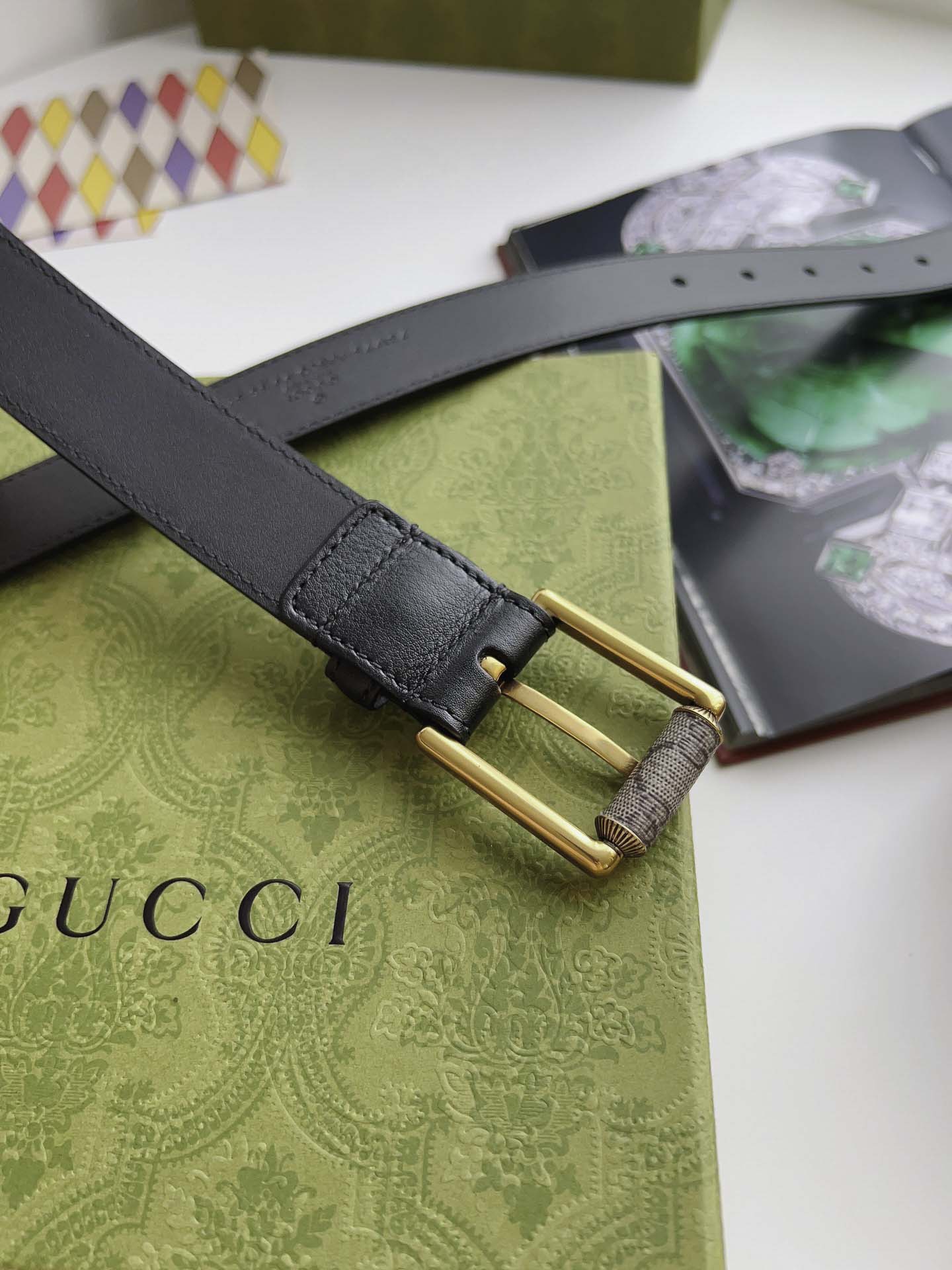 Thắt Lưng Nữ Gucci Bản Nhỏ Màu Đen Dây Trơn Khóa Kim Vàng