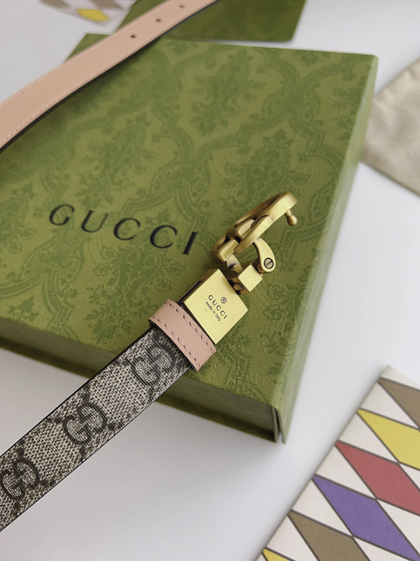 Thắt Lưng Nữ Gucci Bản Nhỏ Màu Hồng Họa Tiết  Khóa Kép Vàng