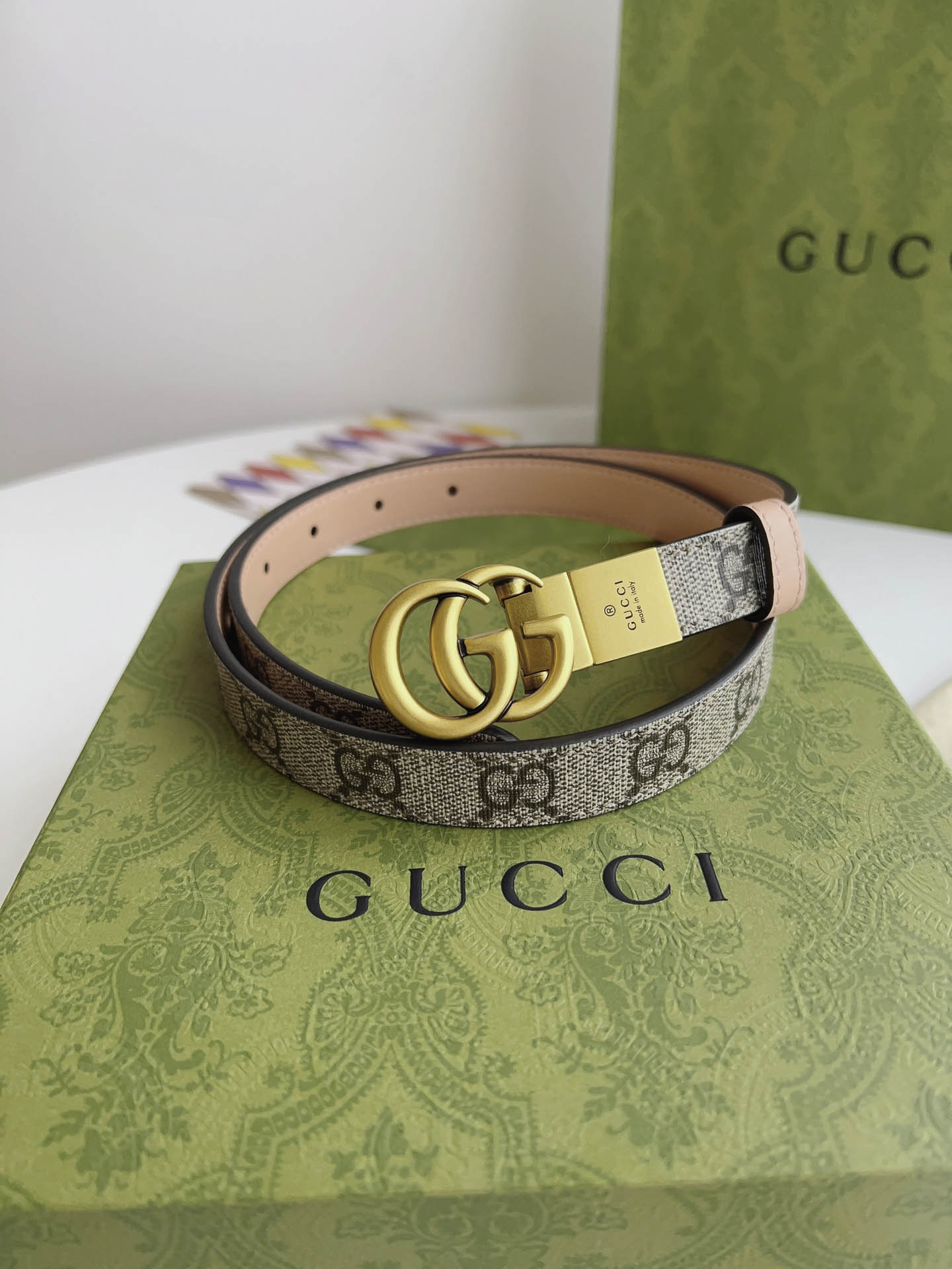 Thắt Lưng Nữ Gucci Bản Nhỏ Màu Hồng Họa Tiết Khóa Kép Vàng