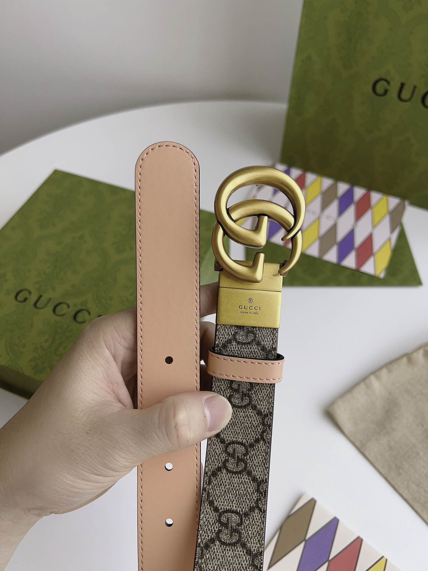 Thắt Lưng Nữ Gucci Màu Hồng Họa Tiết Khóa Kép Vàng