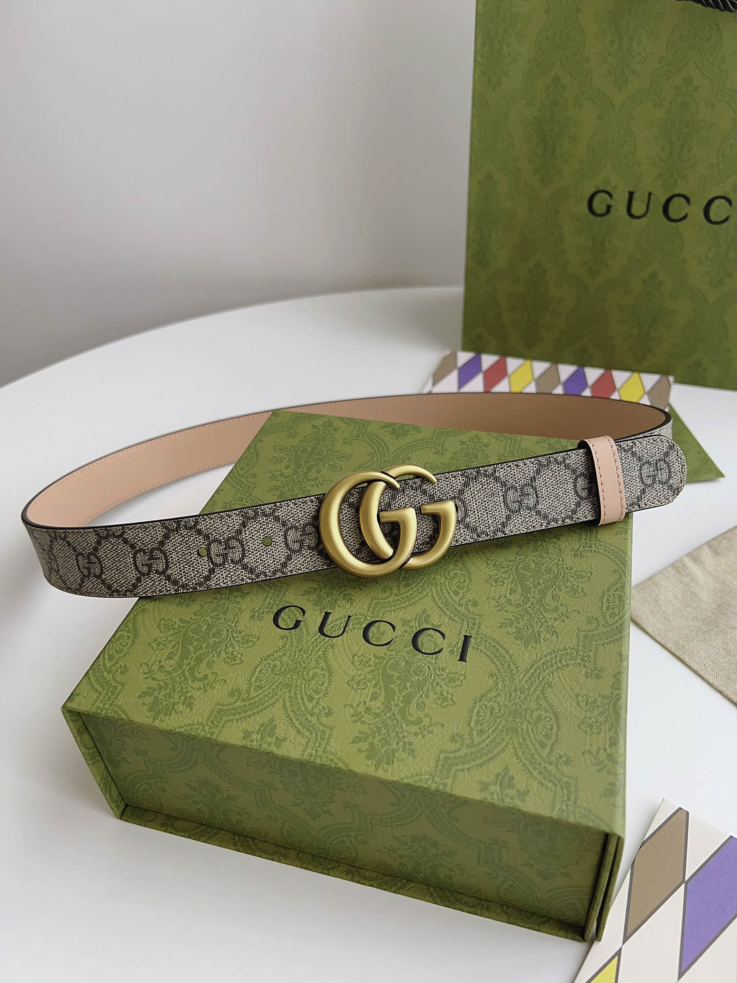 Thắt Lưng Nữ Gucci Màu Hồng Họa Tiết Khóa Kép Vàng