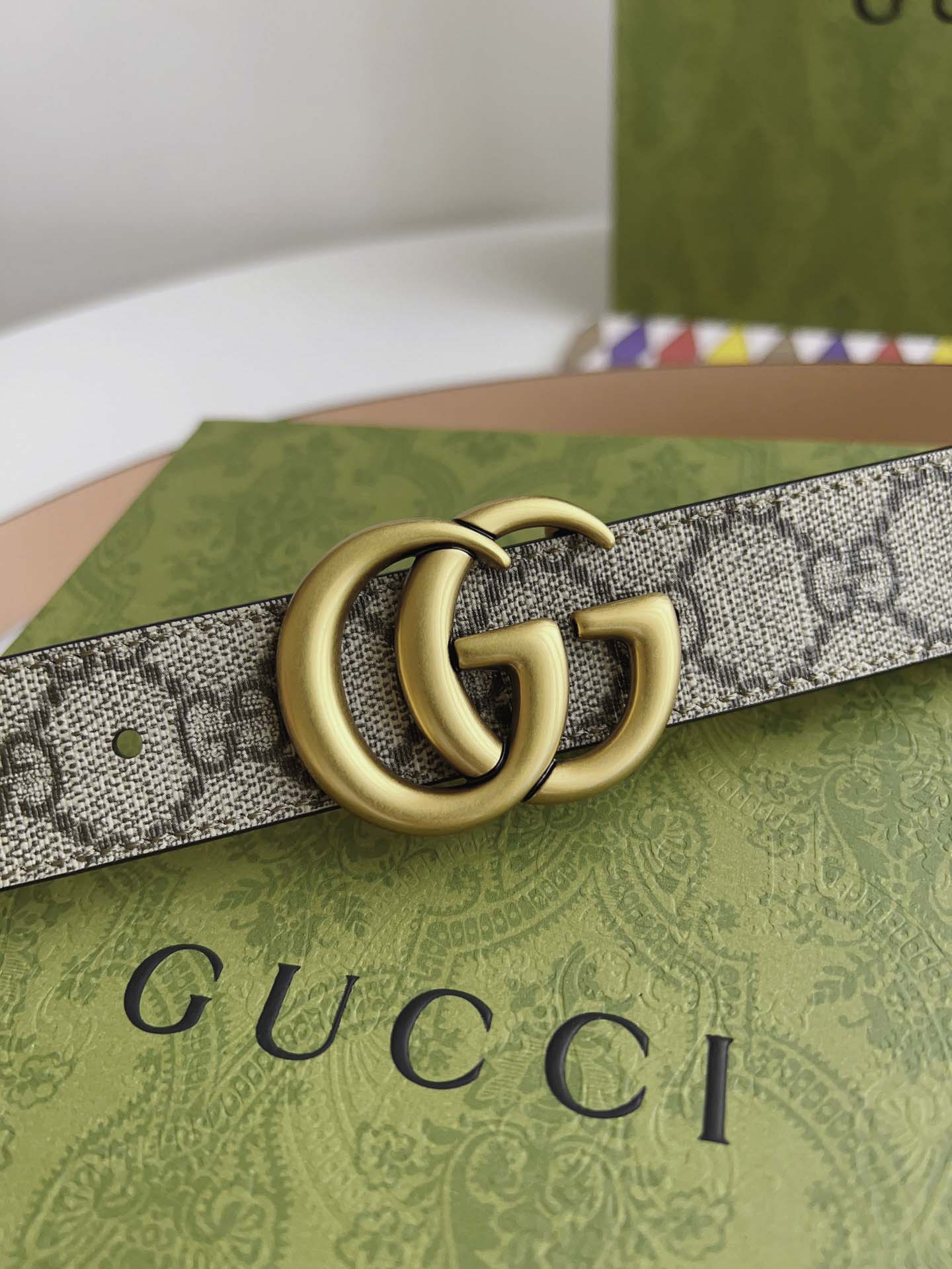 Thắt Lưng Nữ Gucci Màu Hồng Họa Tiết Khóa Kép Vàng