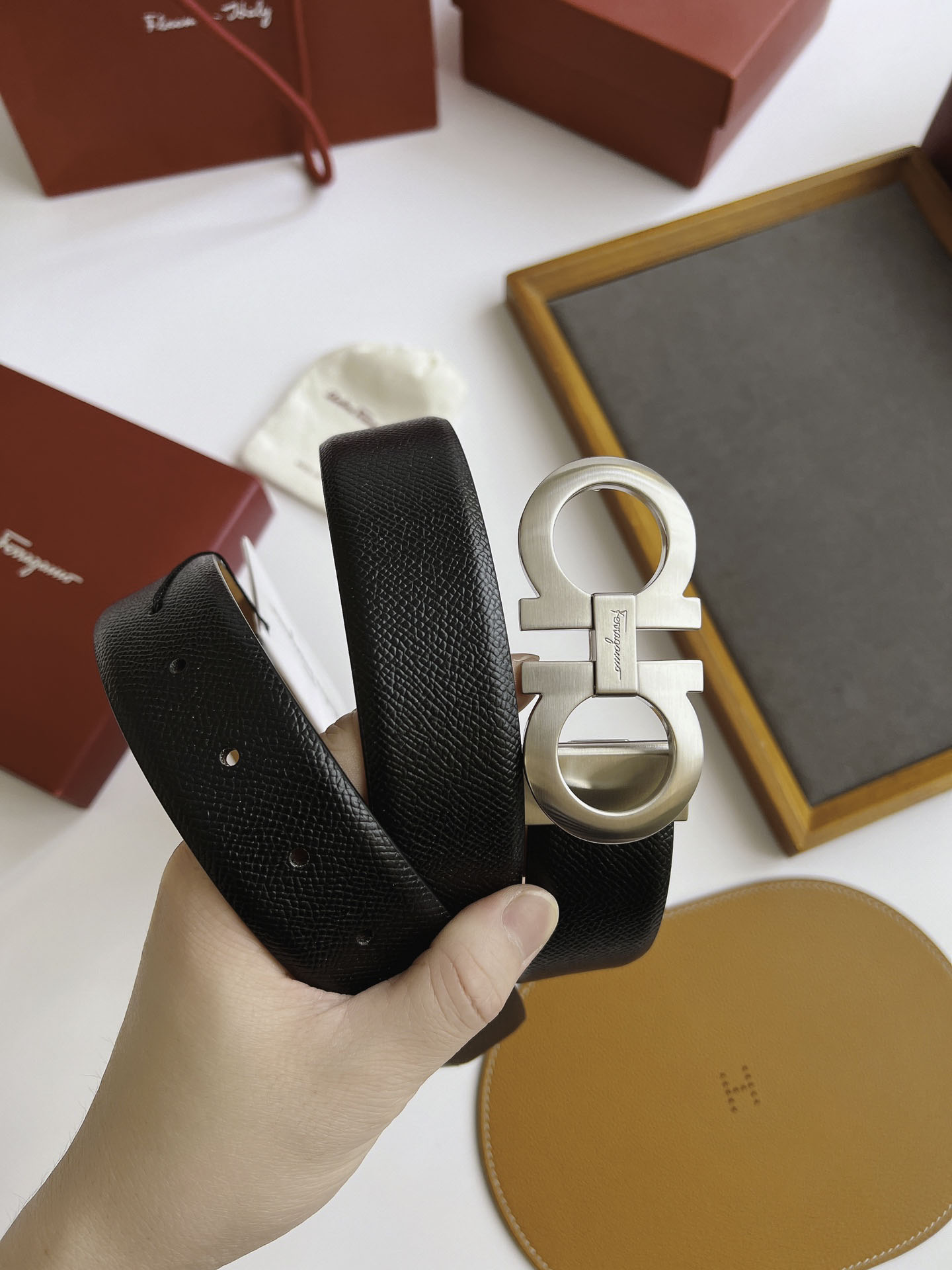 Thắt Lưng Salvatore Ferragamo Belt Dây Đen Da Lộn Khóa Cài Bạc