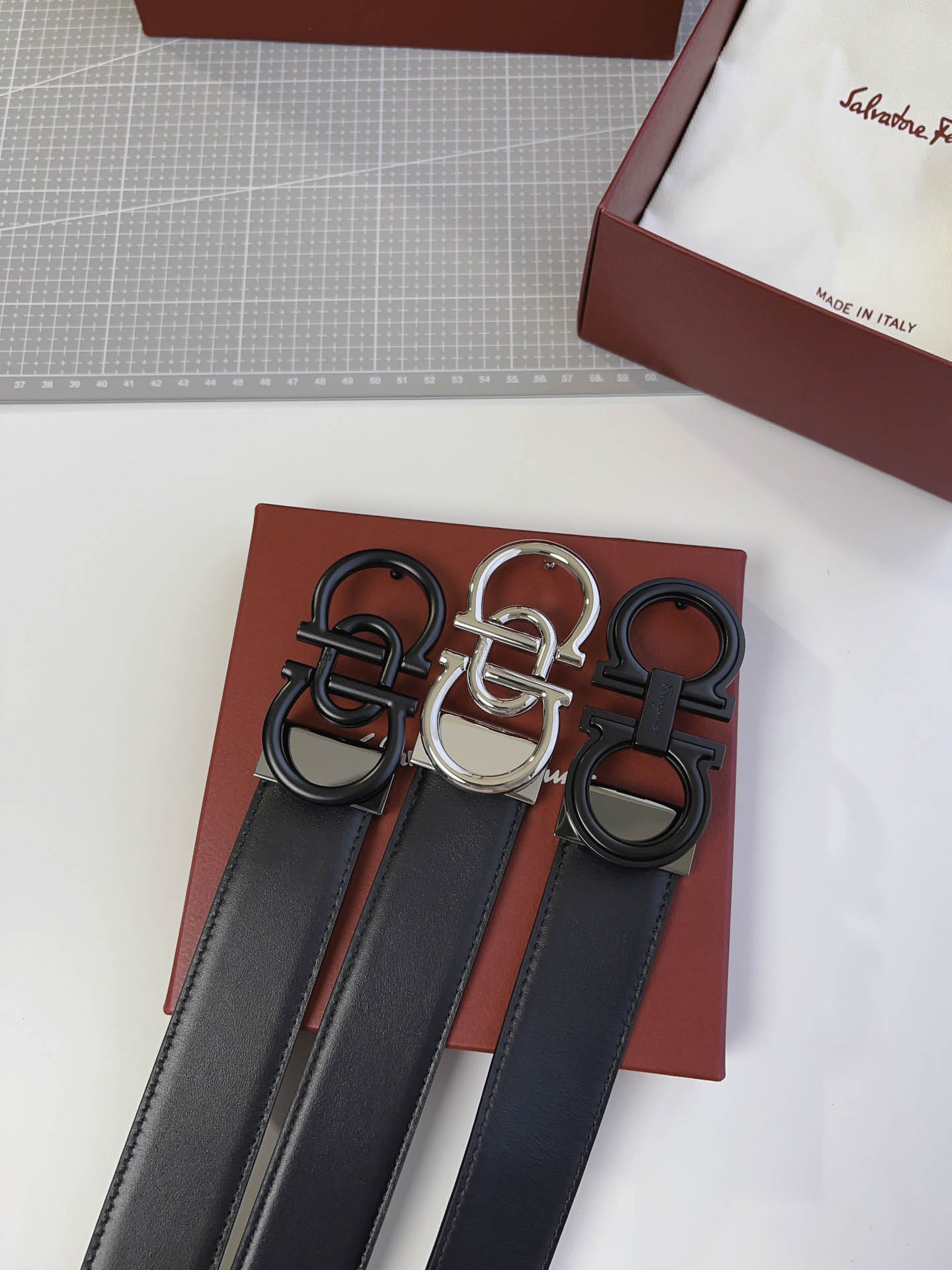 Thắt Lưng Salvatore Ferragamo Belt Dây Trơn Khóa Cài Đen