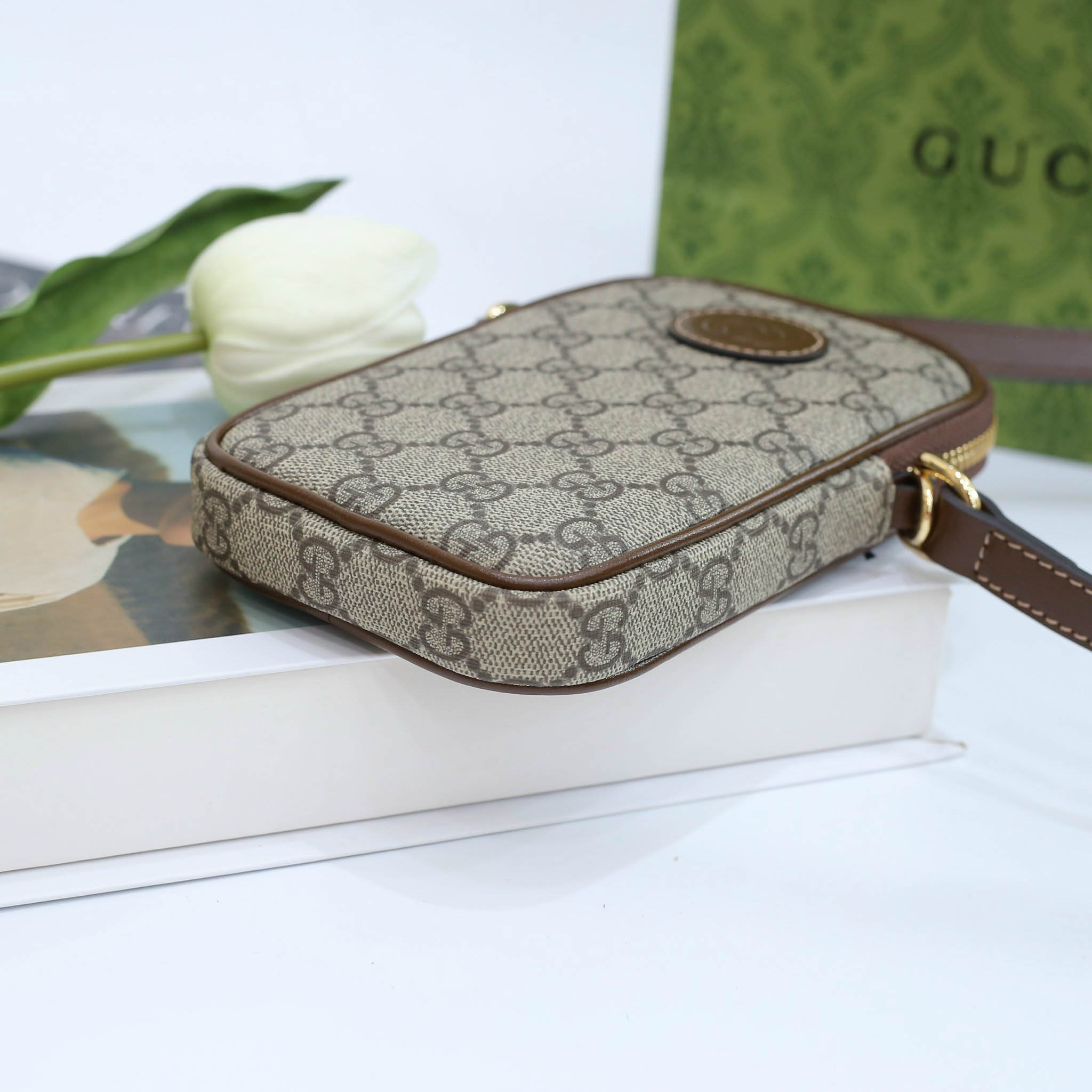 Túi Đeo Gucci Mini Bag With Interlocking G Màu Bee