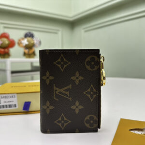 Ví Ngắn Nữ Louis Vuitton Monogram Lisa Wallet