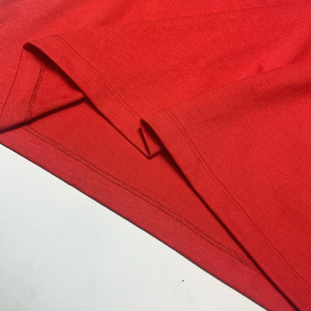 Áo Phông Gucci Graphic Logo Print Red