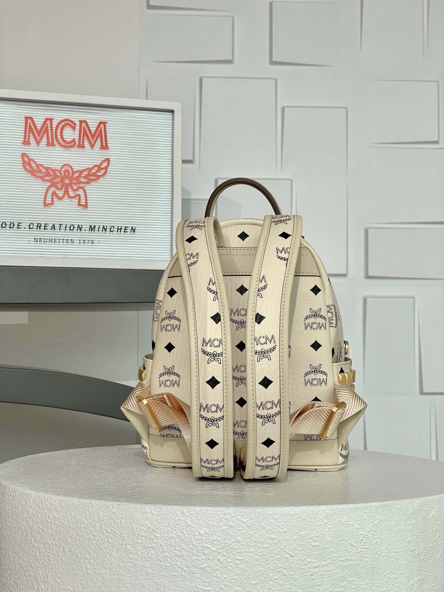 Balo MCM Stark Side Studs White Mini Best Quality