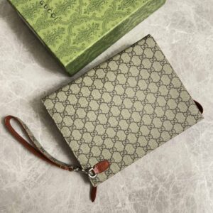 Clutch Gucci GG Supreme Pouch Đỏ Họa Tiết Monogram