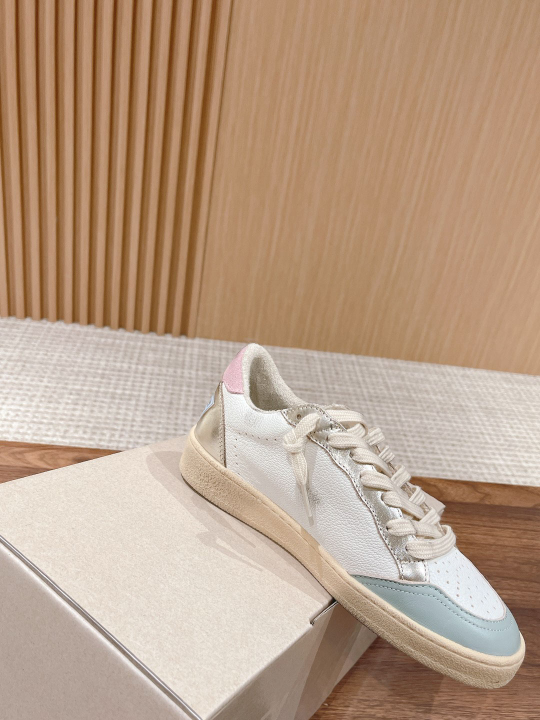 Giày Golden Goose Ball Star Suede Star-Patch Leather Trainers