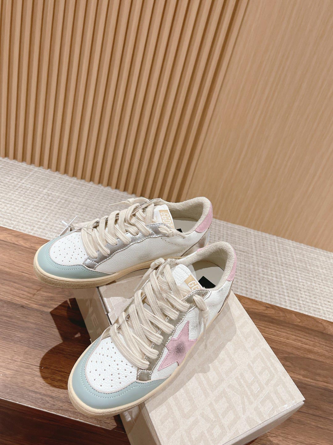 Giày Golden Goose Ball Star Suede Star-Patch Leather Trainers