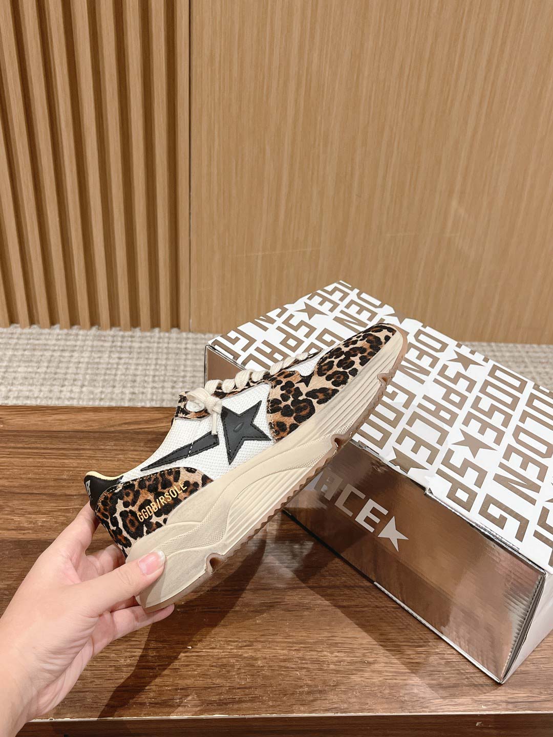 Giày Golden Goose Leopard Print Running Sole