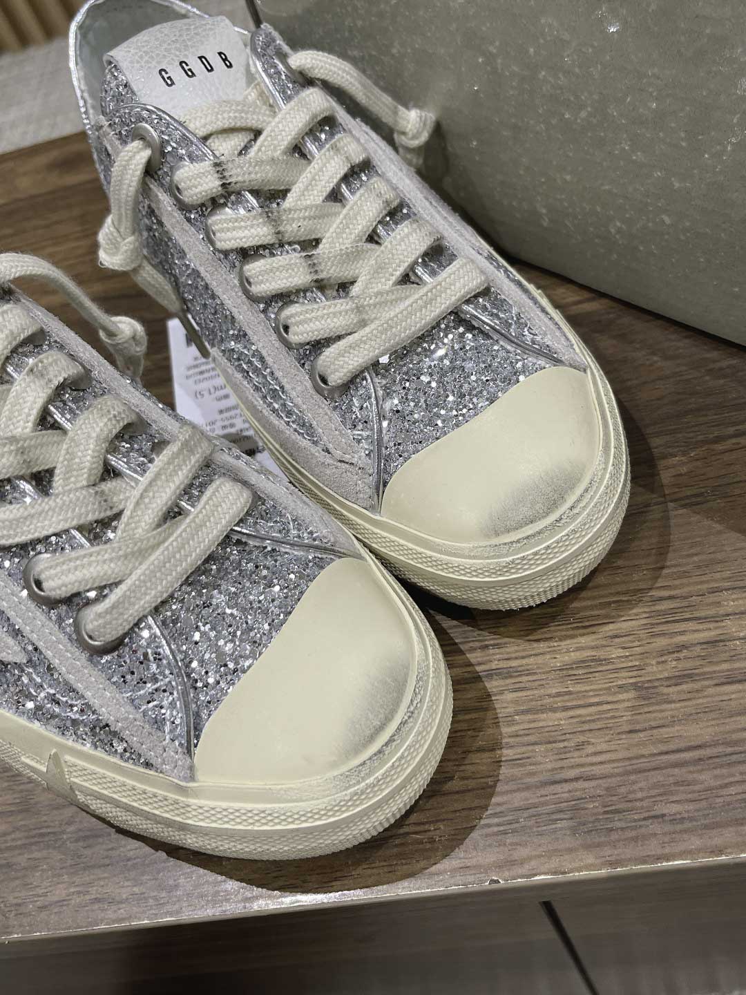 Giày Golden Goose Deluxe Brand V-Star Glittered Lace-Up