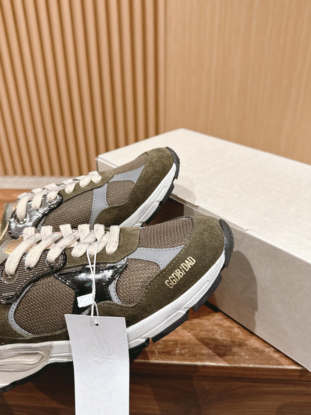 Giày Golden Goose Women Running Dad Green