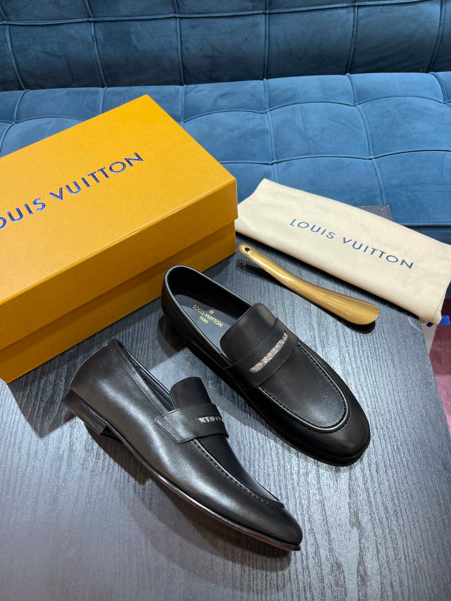 Giày Louis Vuitton LV Glove Loafers Black