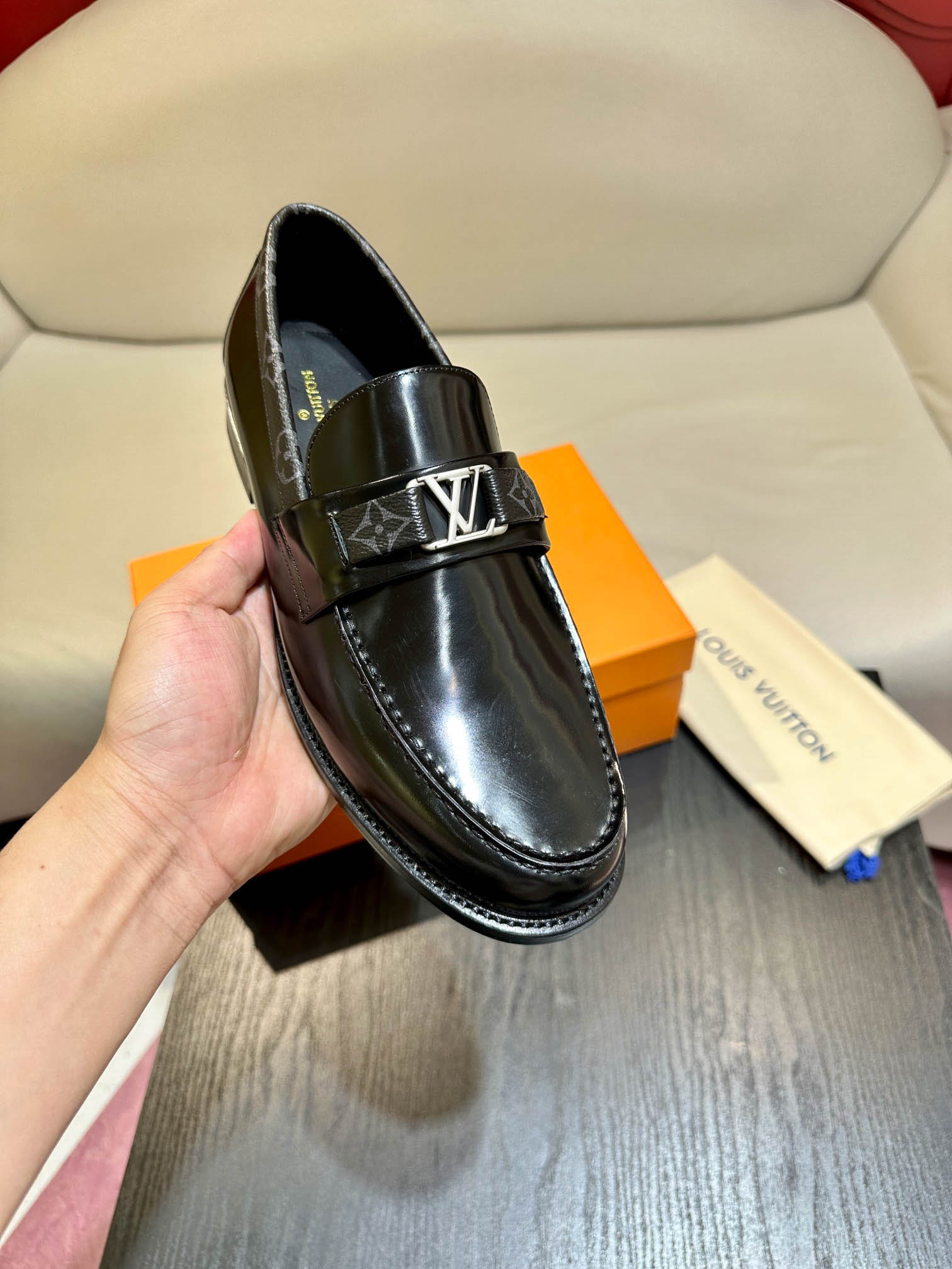 Giày Louis Vuitton Major Loafer Black Logo LV