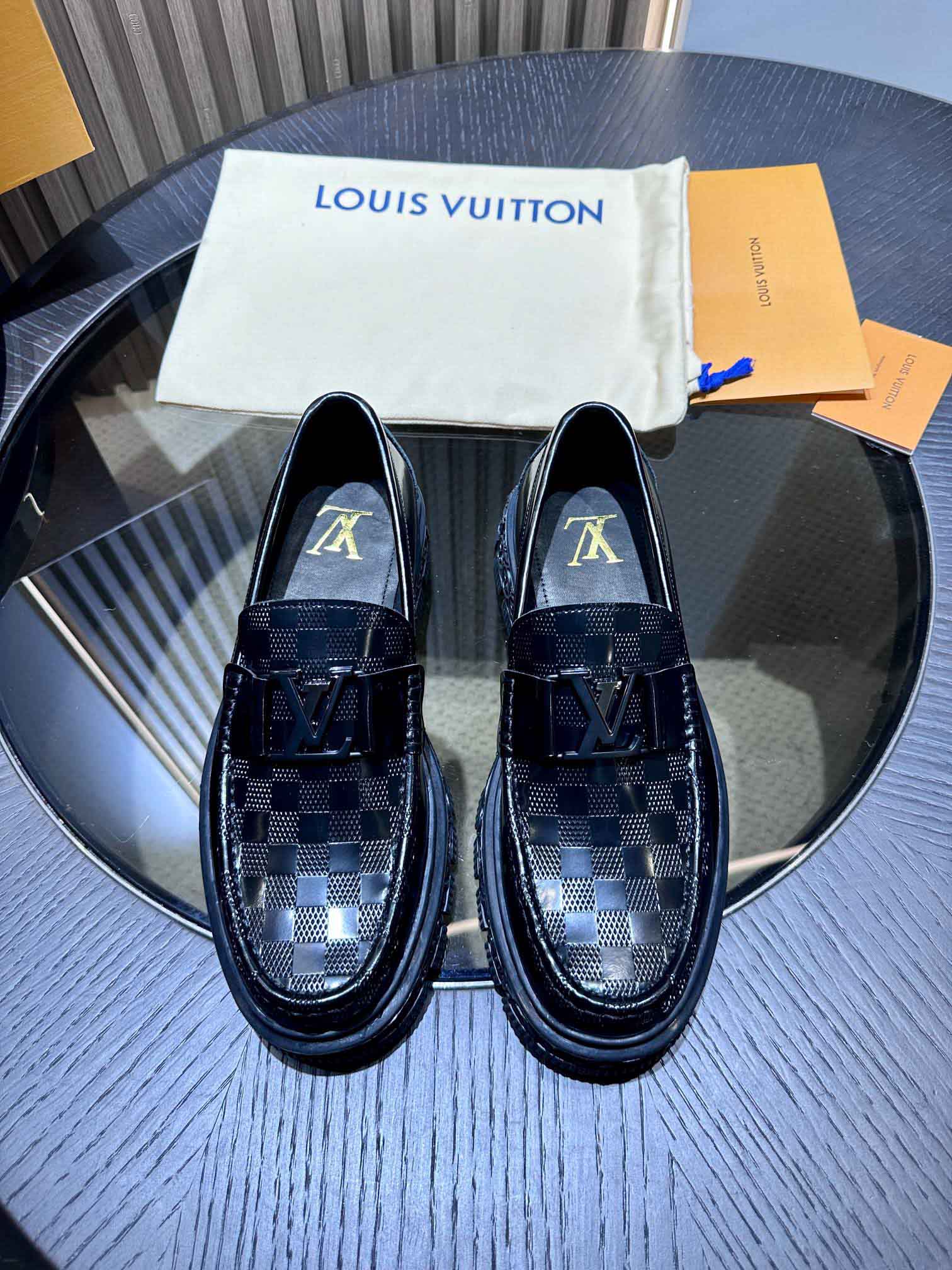 Giày Nam Louis Vuitton Major Loafers 'Black'