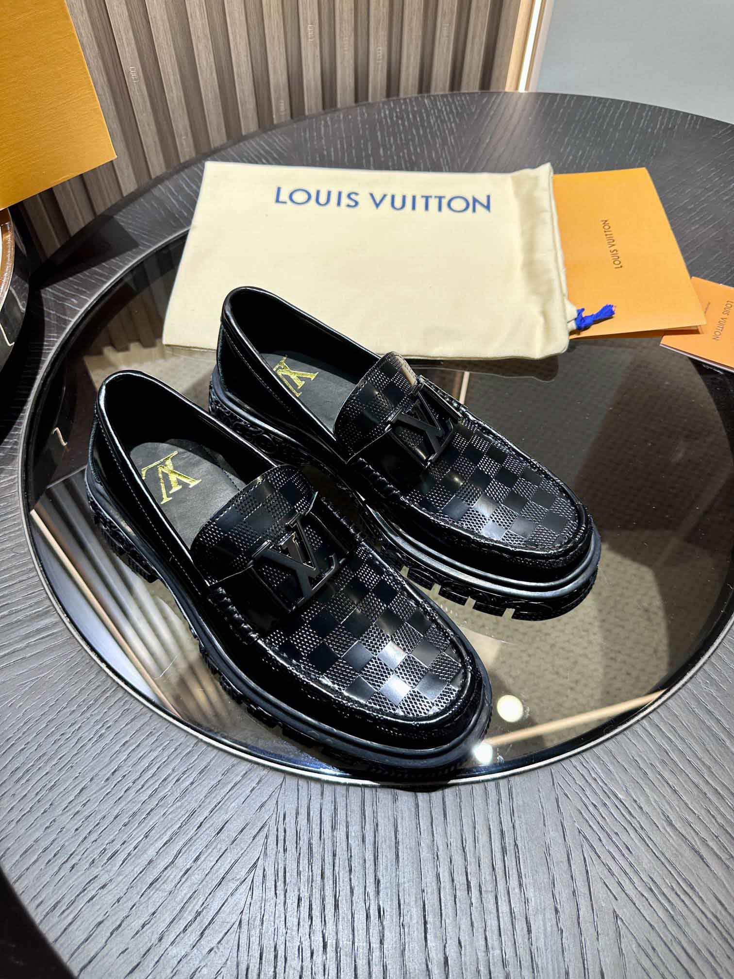 Giày Nam Louis Vuitton Major Loafers 'Black'