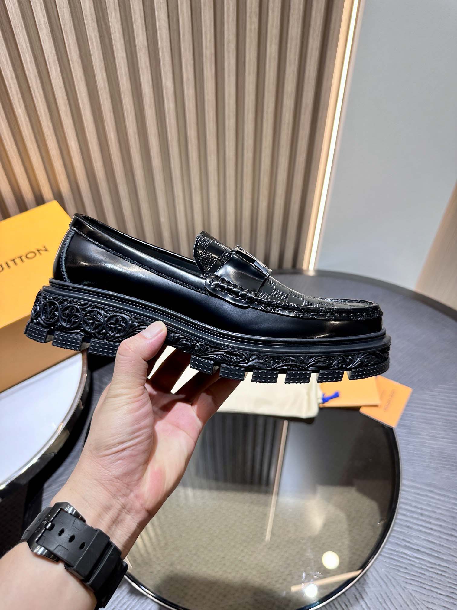 Giày Nam Louis Vuitton Major Loafers 'Black'