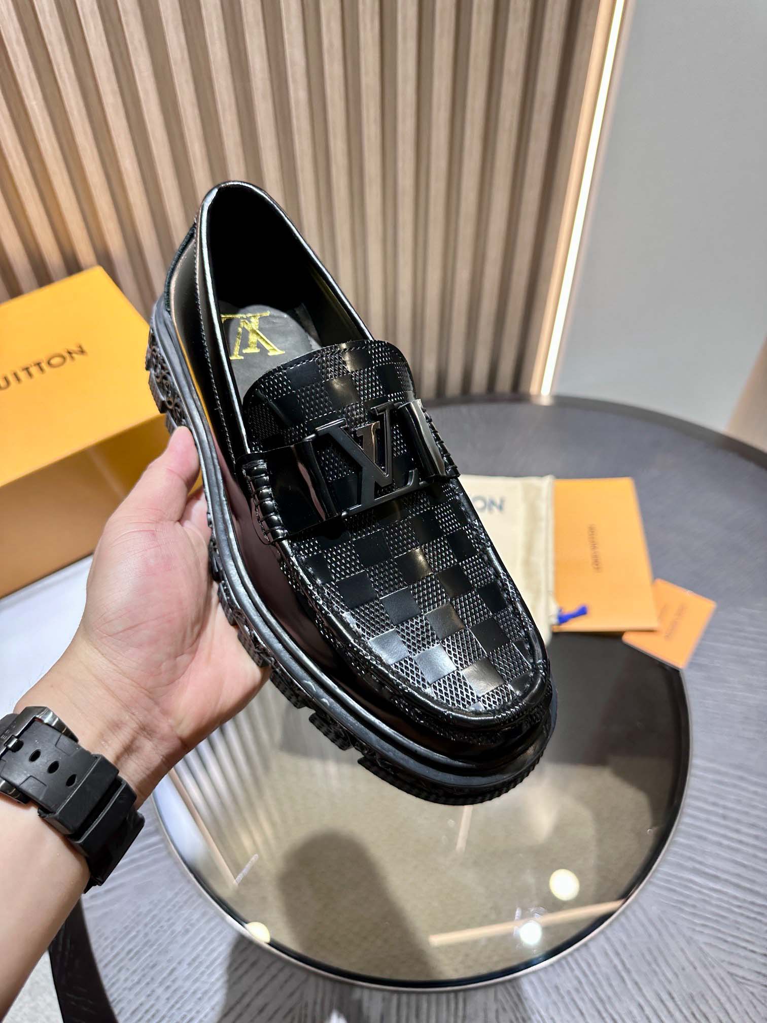 Giày Nam Louis Vuitton Major Loafers 'Black'