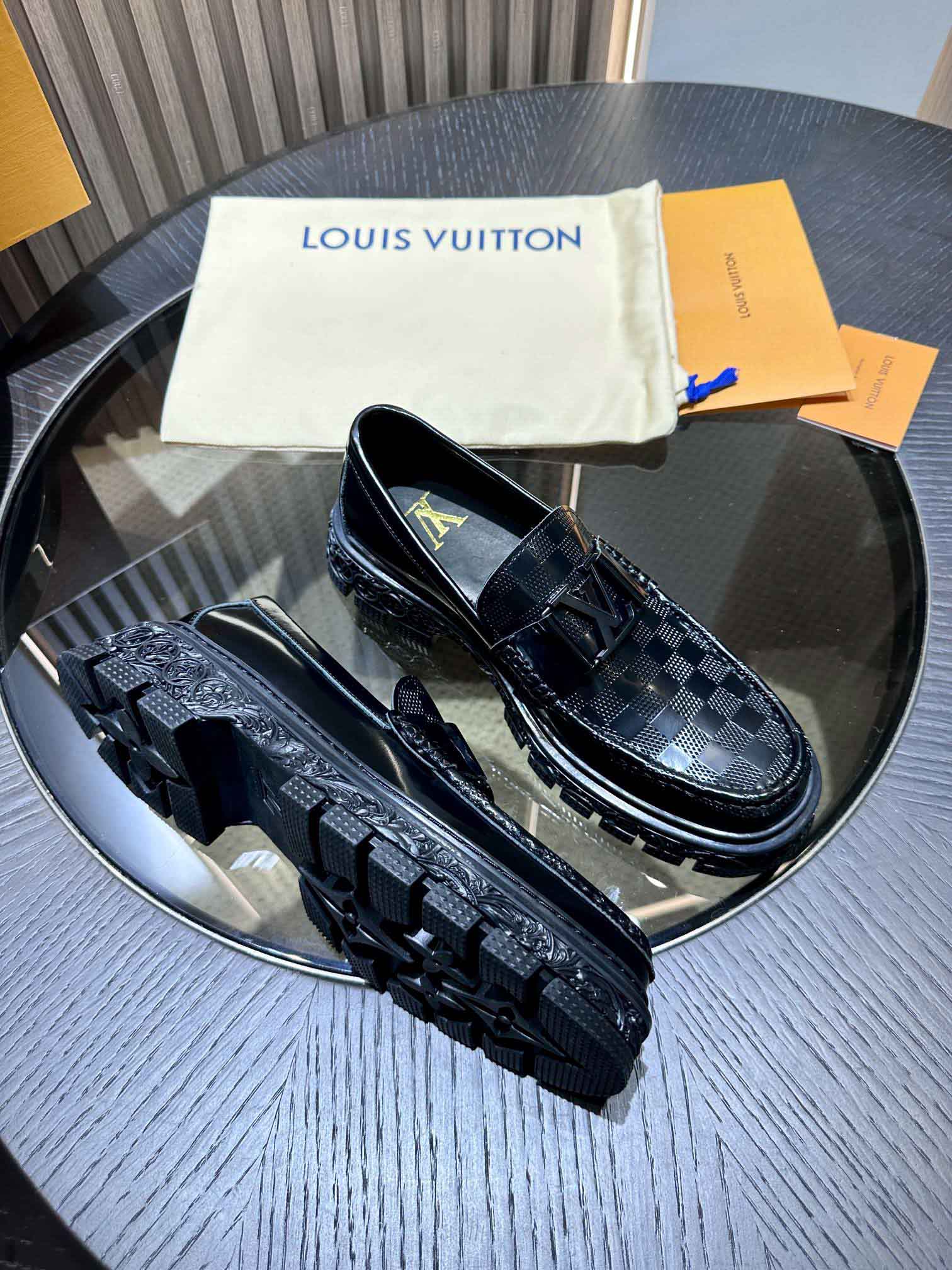 Giày Nam Louis Vuitton Major Loafers 'Black'