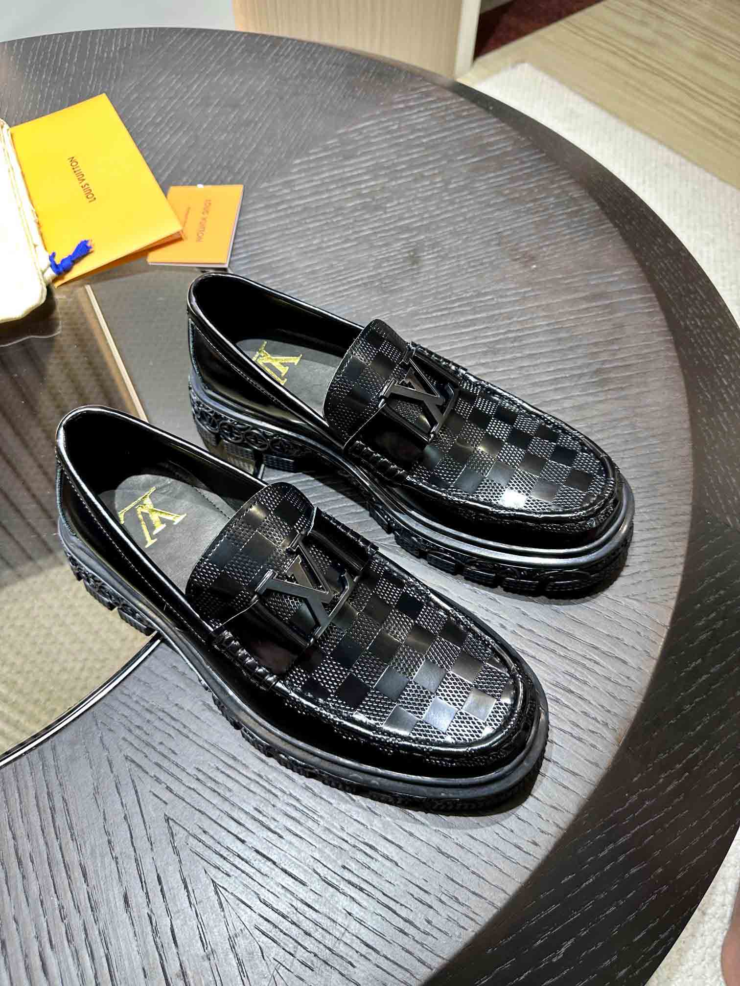 Giày Nam Louis Vuitton Major Loafers 'Black'