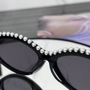 Kính Mắt Chanel Unisex Street Style Oval Sunglasses