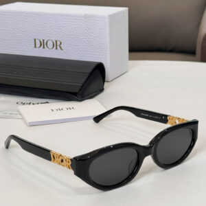Kính Mát Dior DiorSignature CD8602 Sunglasses