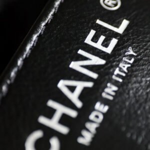 Túi Chanel 22 Medium Hand Bag With Medal Black