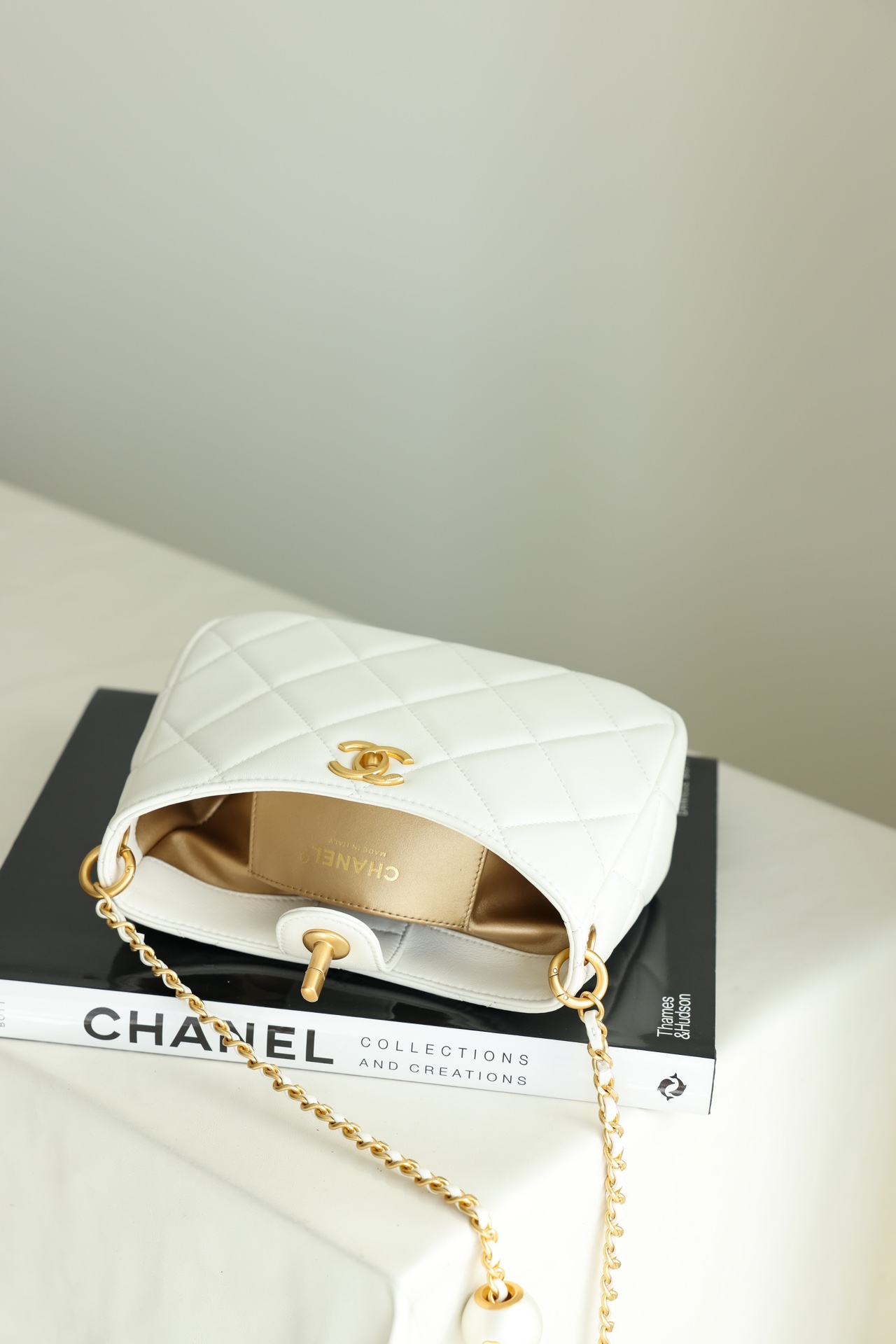 Túi Chanel 23A Hobo Bag White Lambskin Best Quality