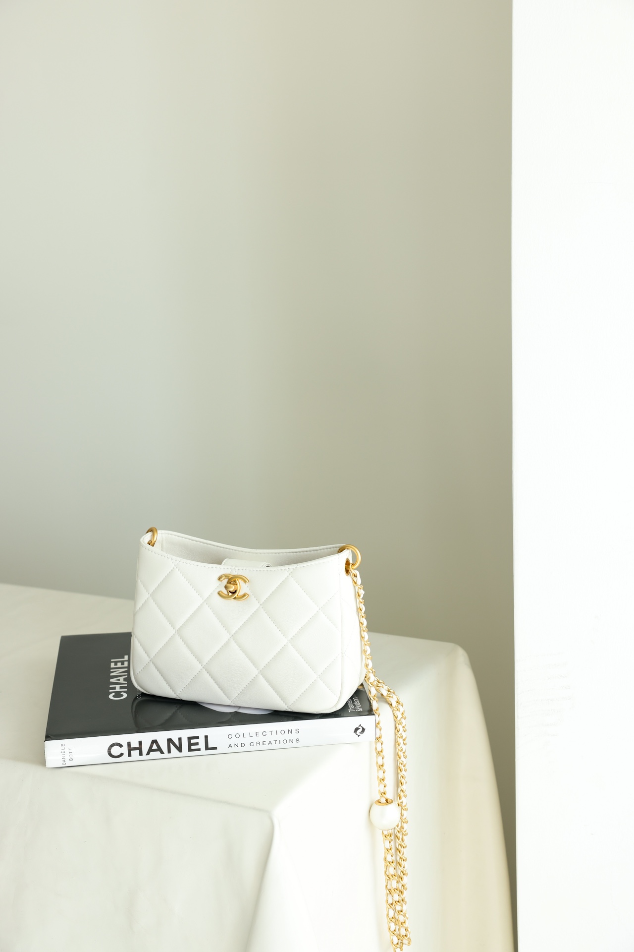 Túi Chanel 23A Hobo Bag White Lambskin Best Quality