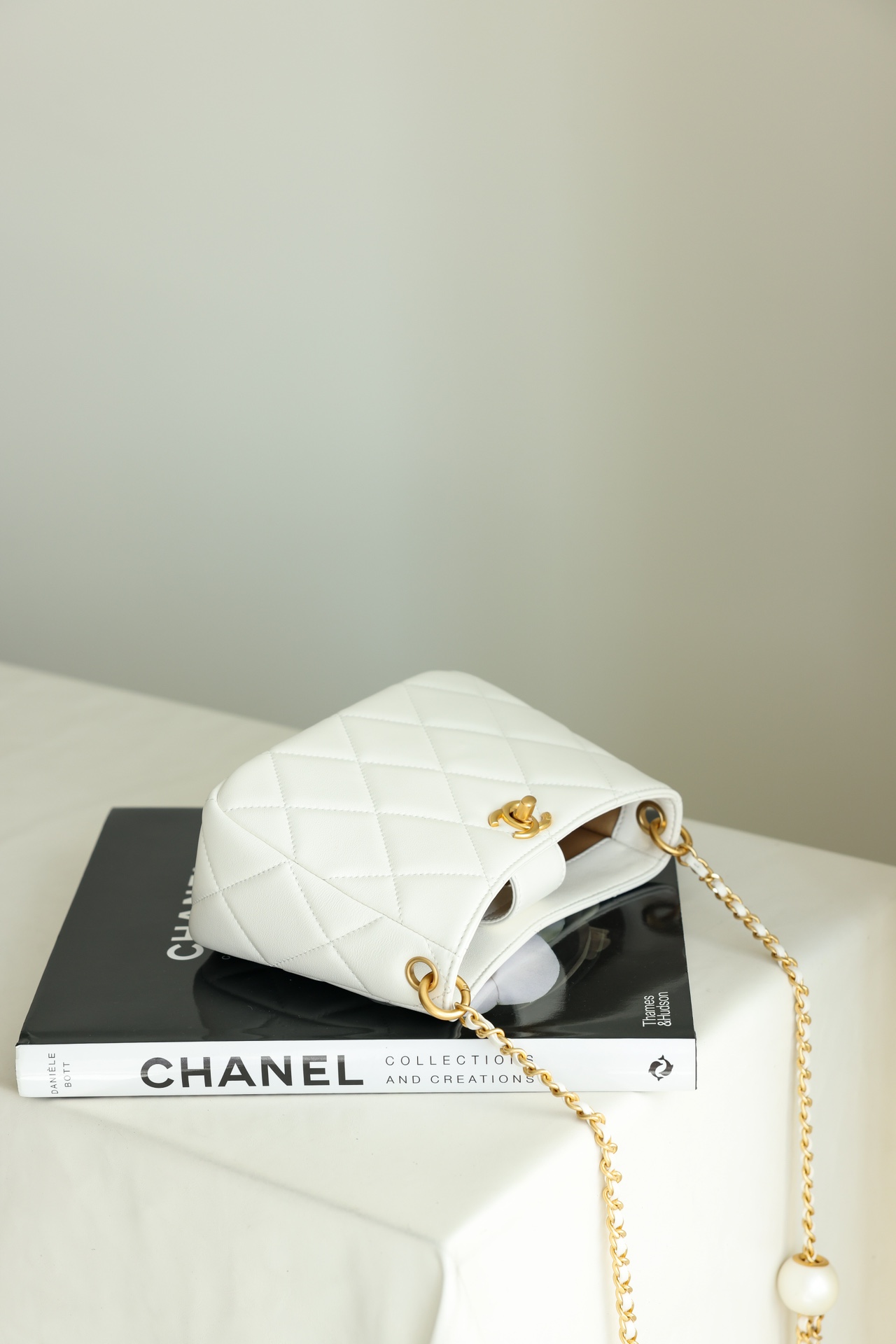 Túi Chanel 23A Hobo Bag White Lambskin Best Quality