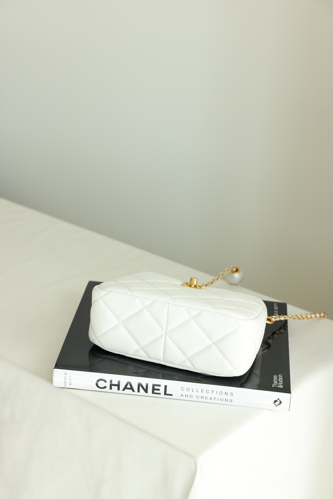 Túi Chanel 23A Hobo Bag White Lambskin Best Quality