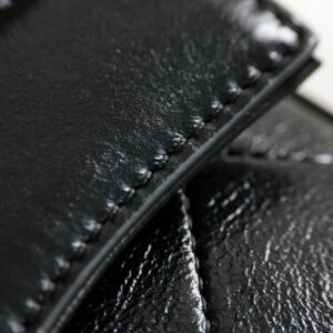 Túi Chanel 31 Wallet On Chain Shiny Calfskin Black