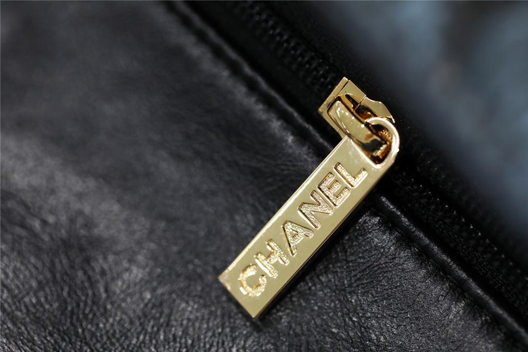 Túi Chanel Black Quilted Aged Calfskin Mini 2.55 Reissue 225 Single Flap Brushed Gold