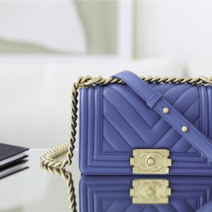 Túi Chanel Blue Caviar Leather Chevron Quilted Medium Boy Bag